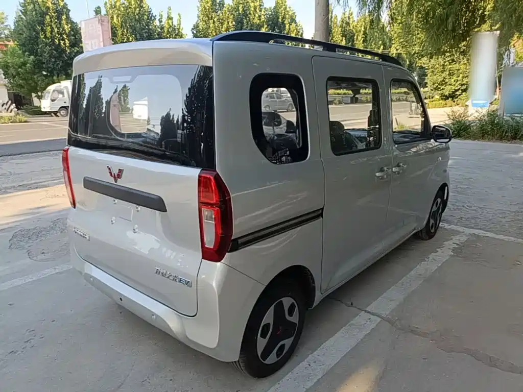 Wuling Zhiguang EV — фото 7