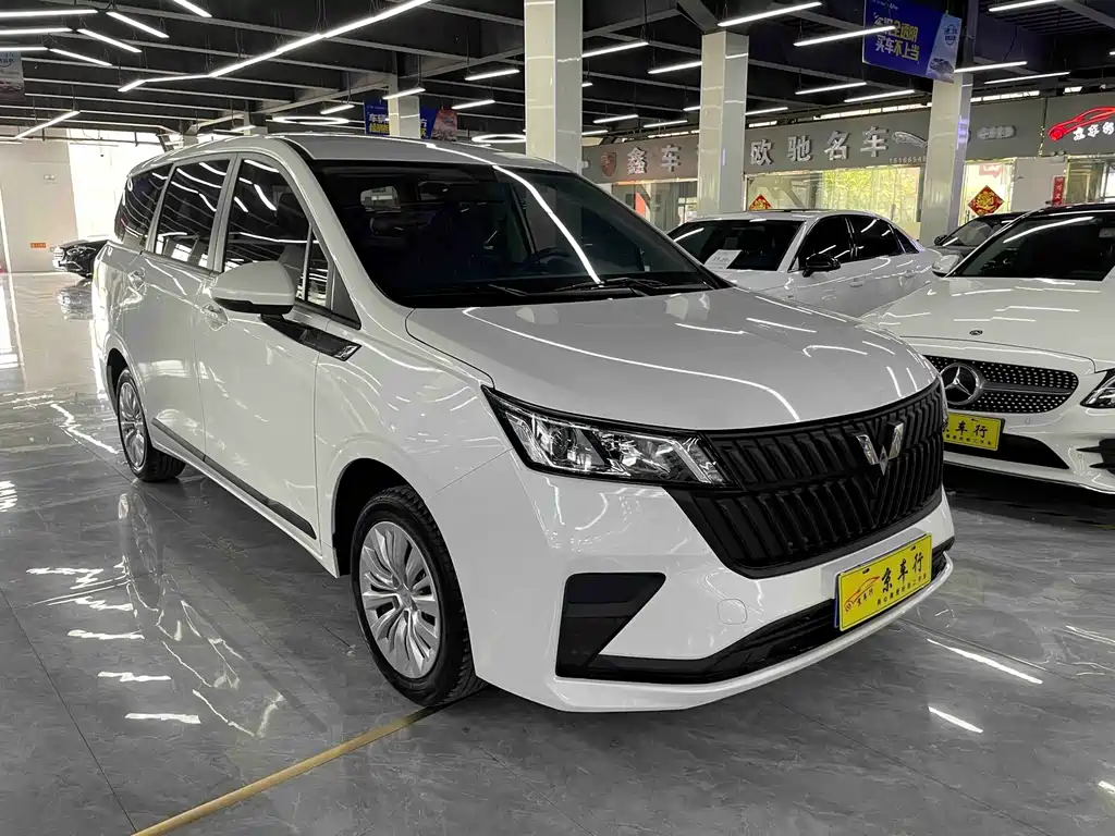 Wuling Jiachen — фото 3