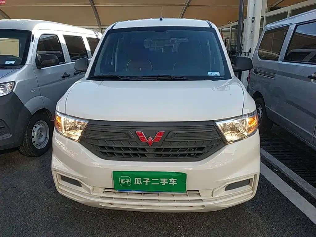 Wuling Hongguang V — фото 3