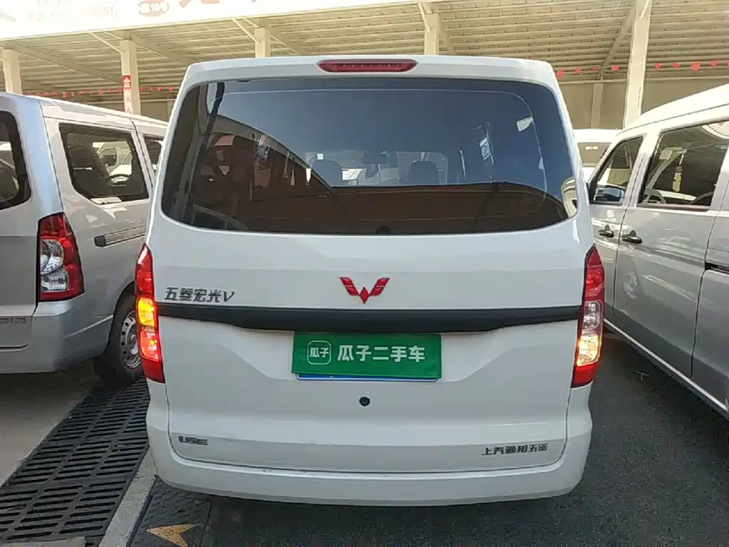 Wuling Hongguang V — фото 6