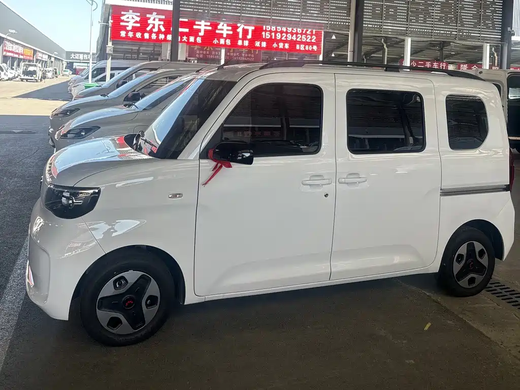 Wuling Zhiguang EV — фото 3