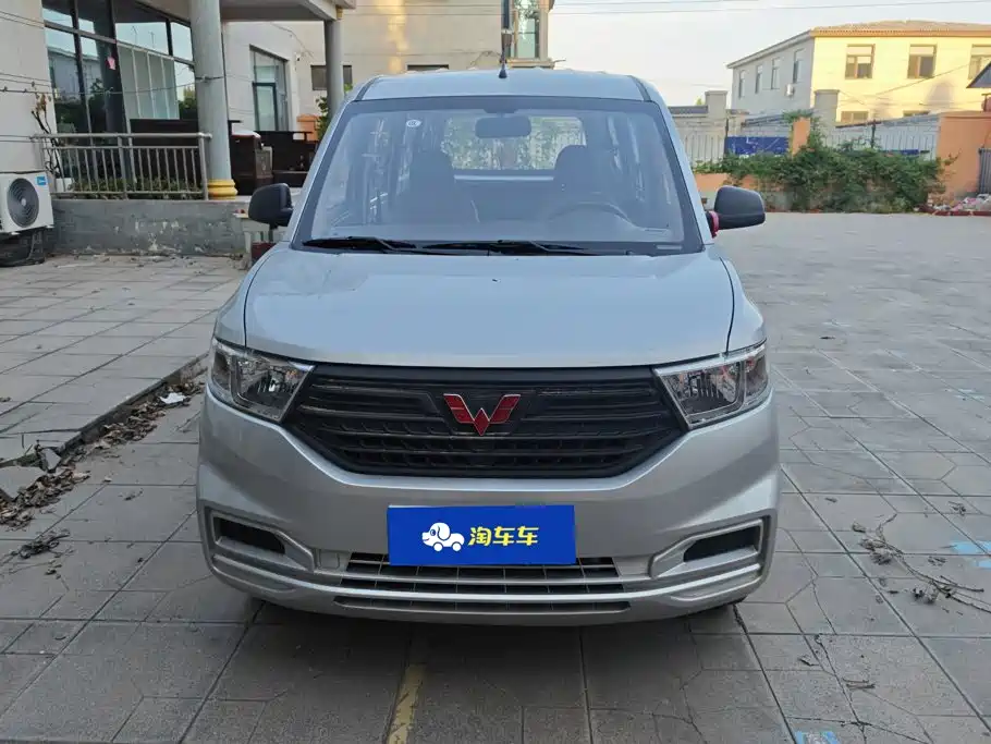 Wuling Hongguang V — фото 2
