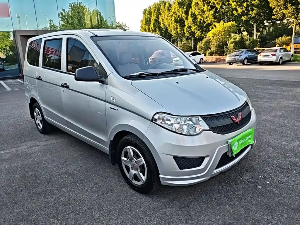 Wuling Hongguang — фото 4