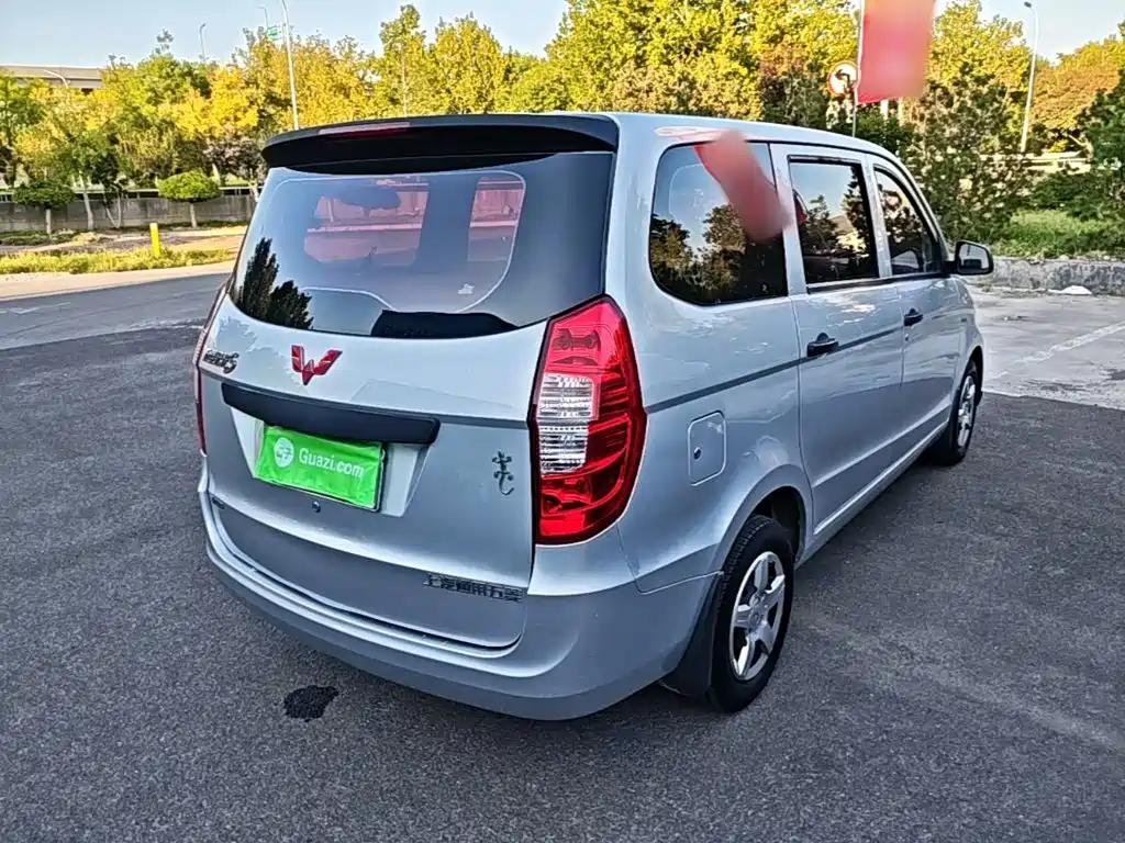 Wuling Hongguang — фото 7