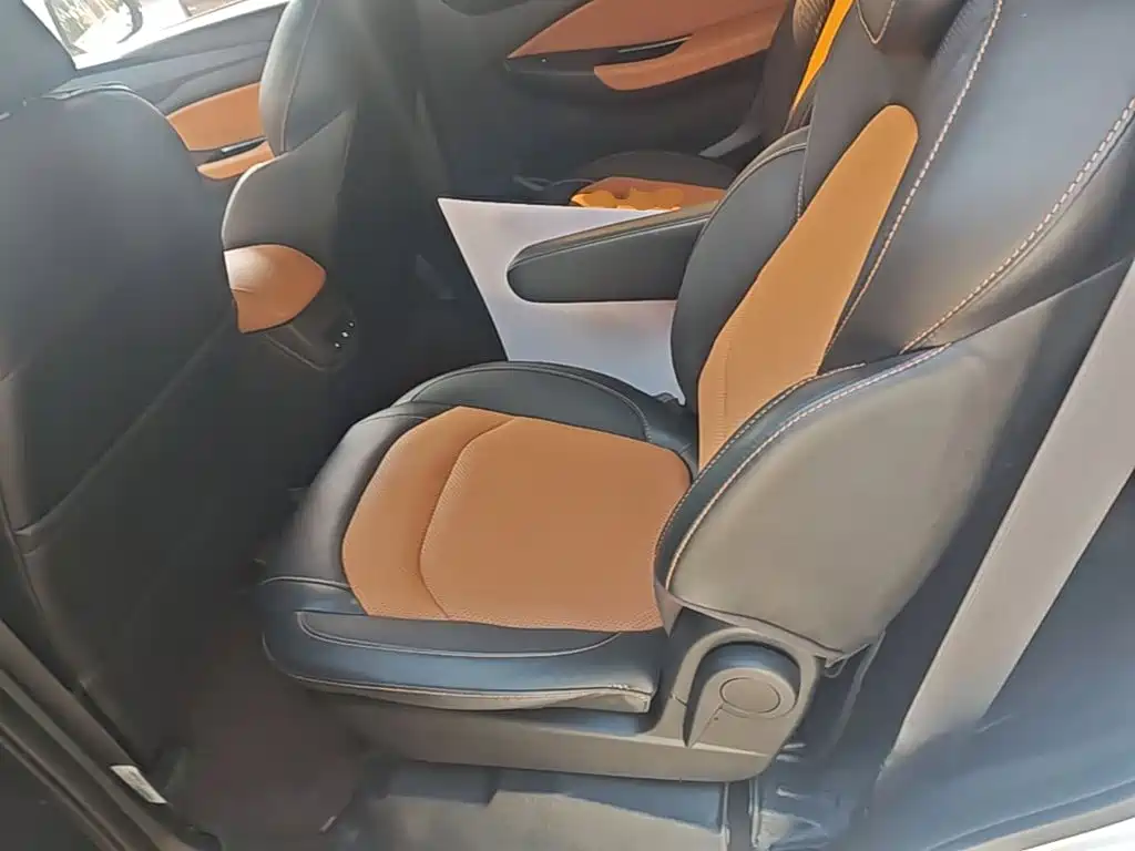 Wuling Hongguang S3 — фото 17