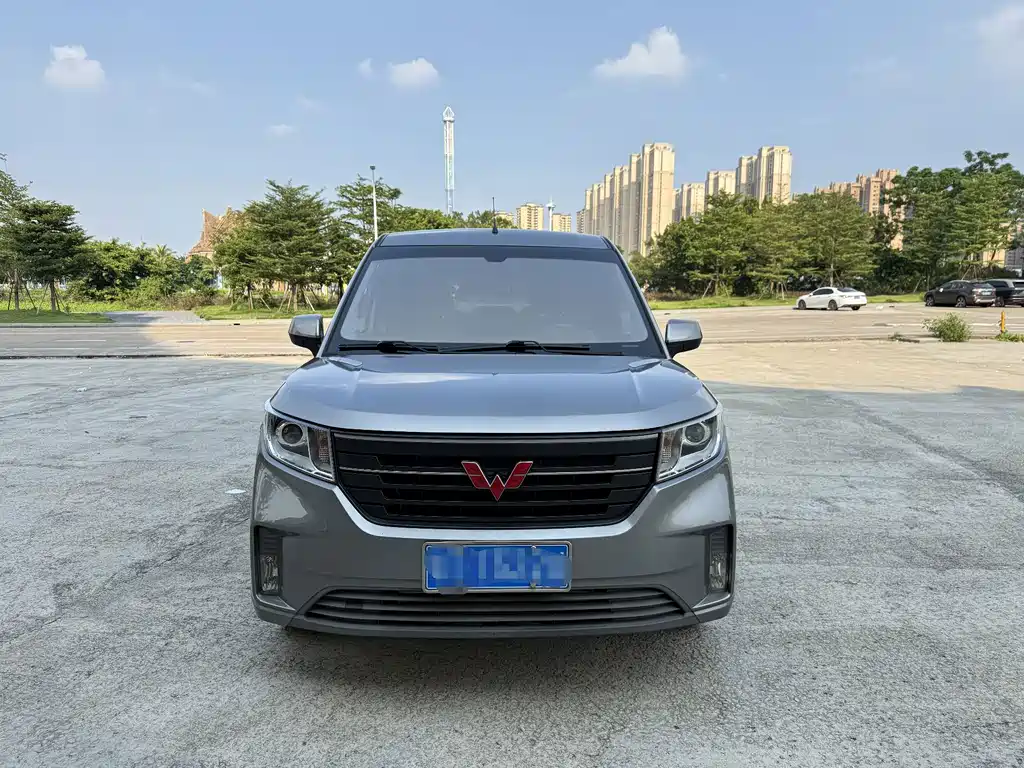 Wuling Hongguang PLUS — фото 2