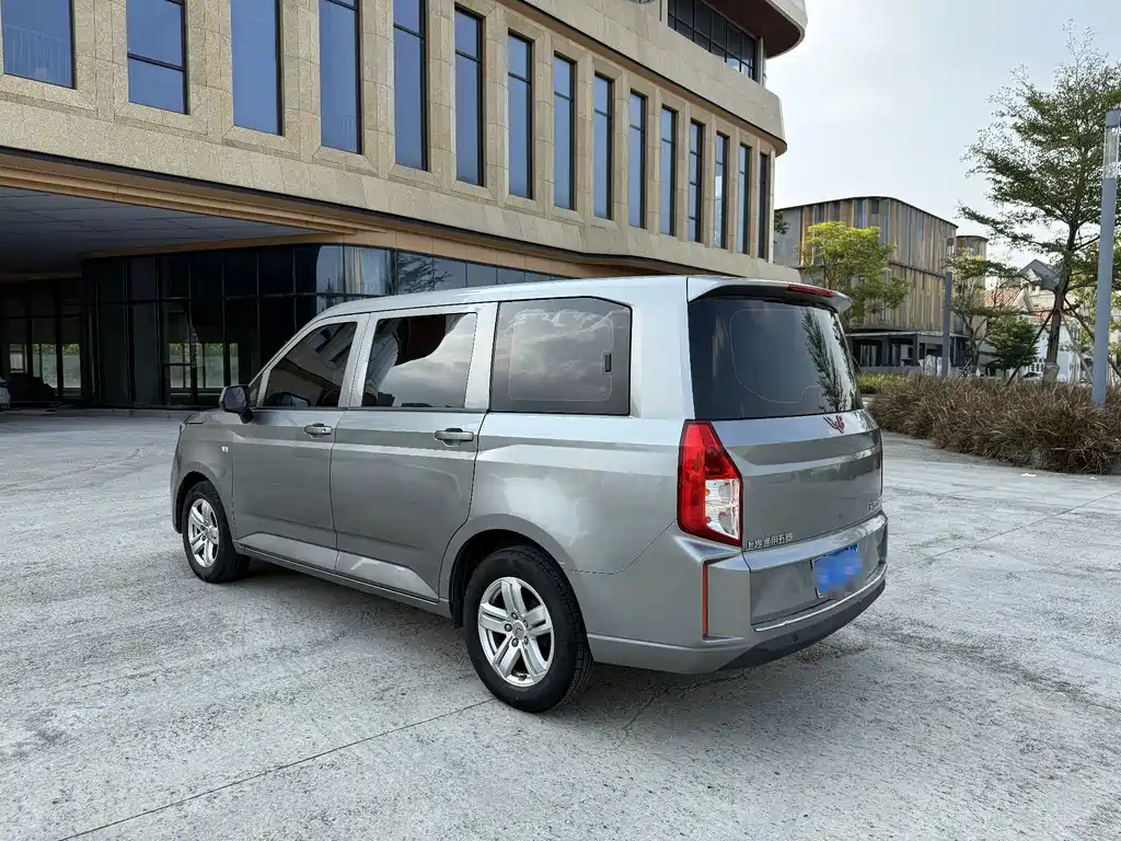 Wuling Hongguang PLUS — фото 11