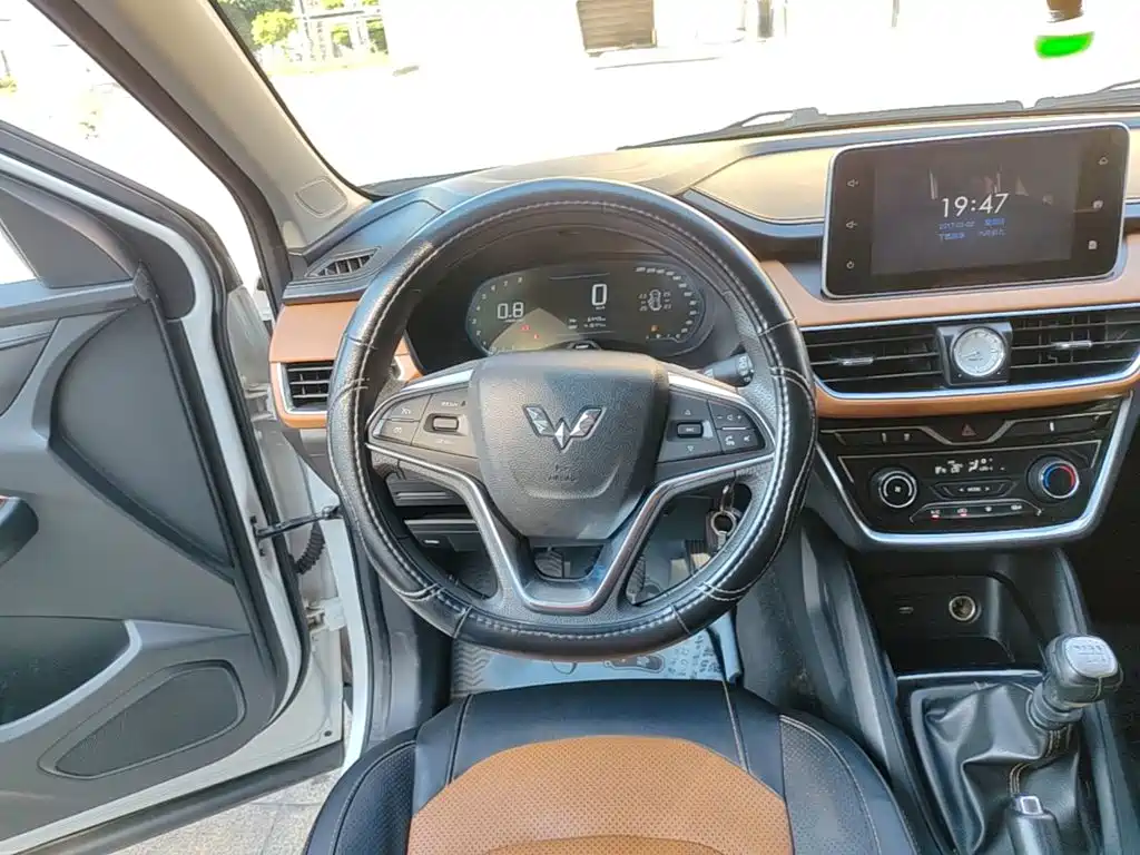 Wuling Hongguang S3 — фото 11