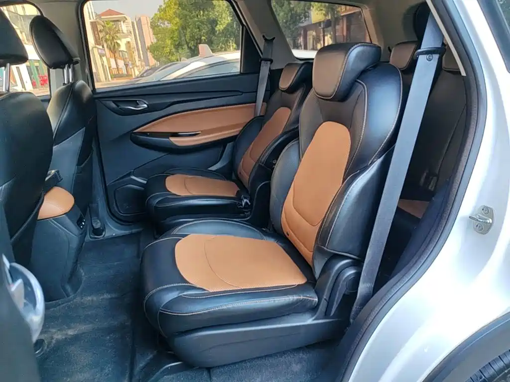Wuling Hongguang S3 — фото 17