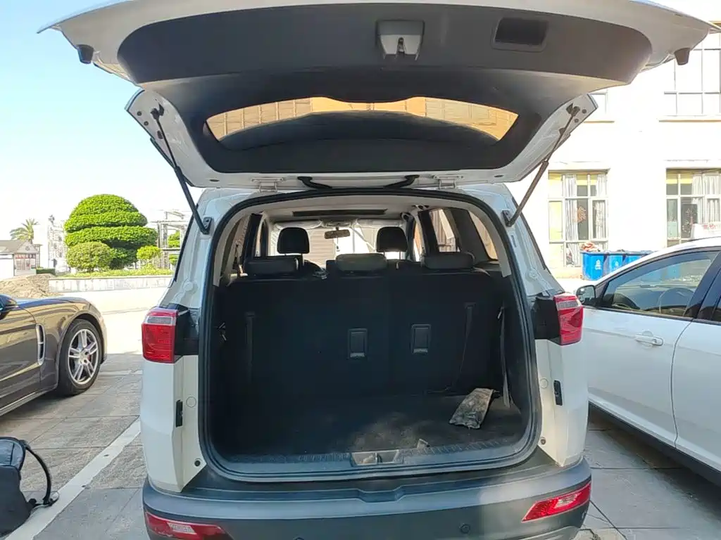 Wuling Hongguang S3 — фото 19