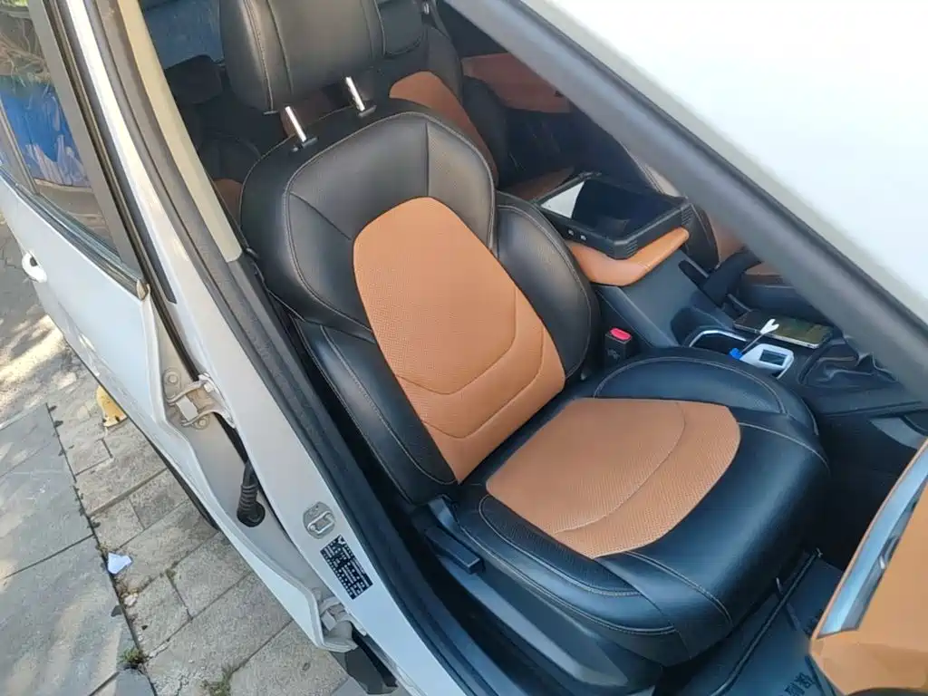 Wuling Hongguang S3 — фото 25