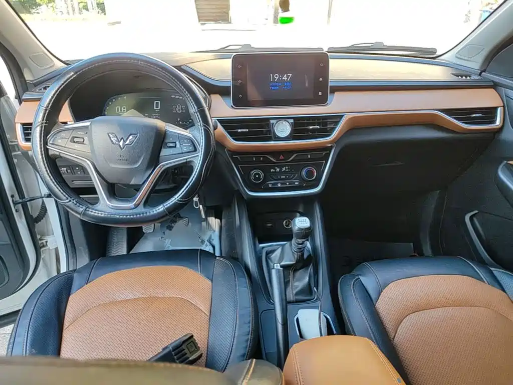 Wuling Hongguang S3 — фото 10