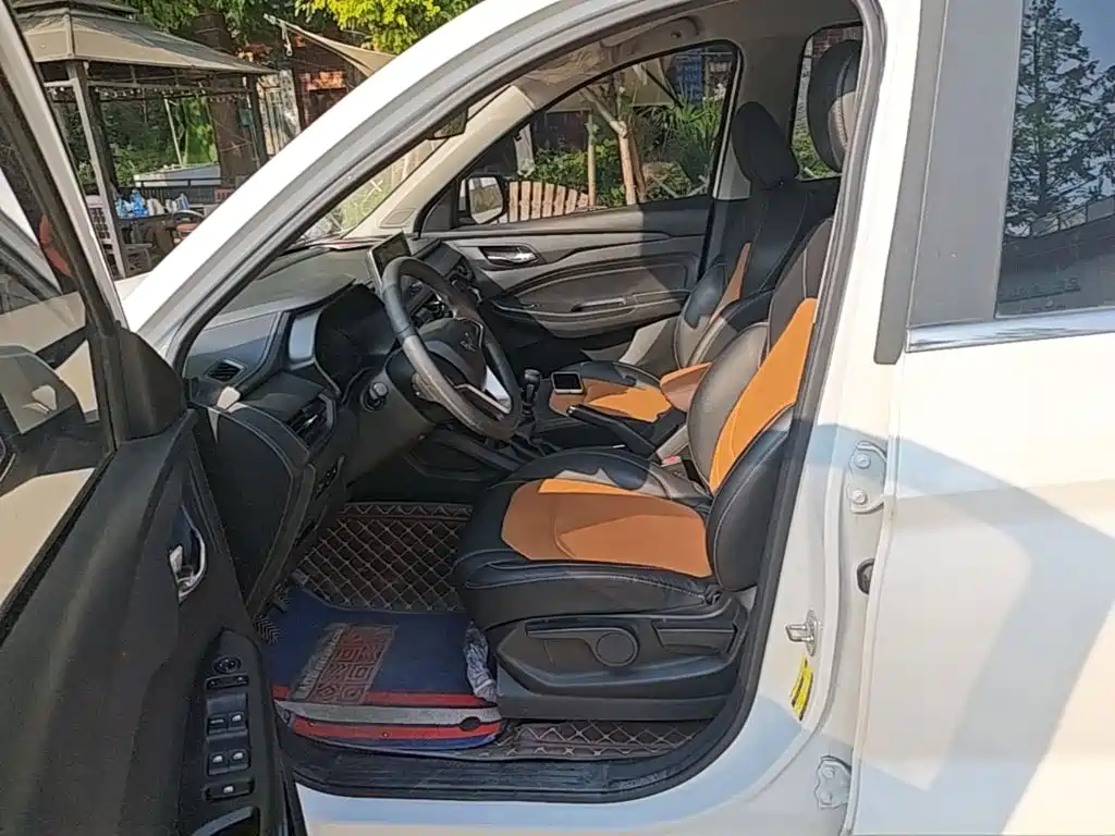 Wuling Hongguang S3 — фото 15