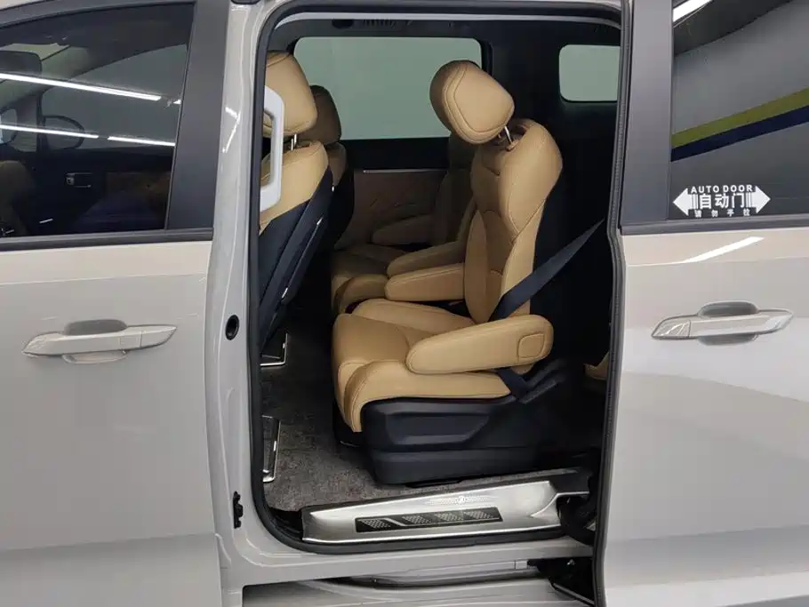 Wuling Xingguang 730 New Energy — фото 11