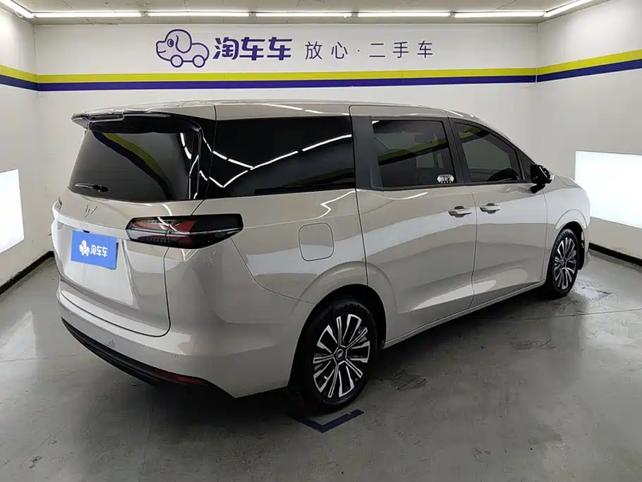 Wuling Xingguang 730 New Energy — фото 3