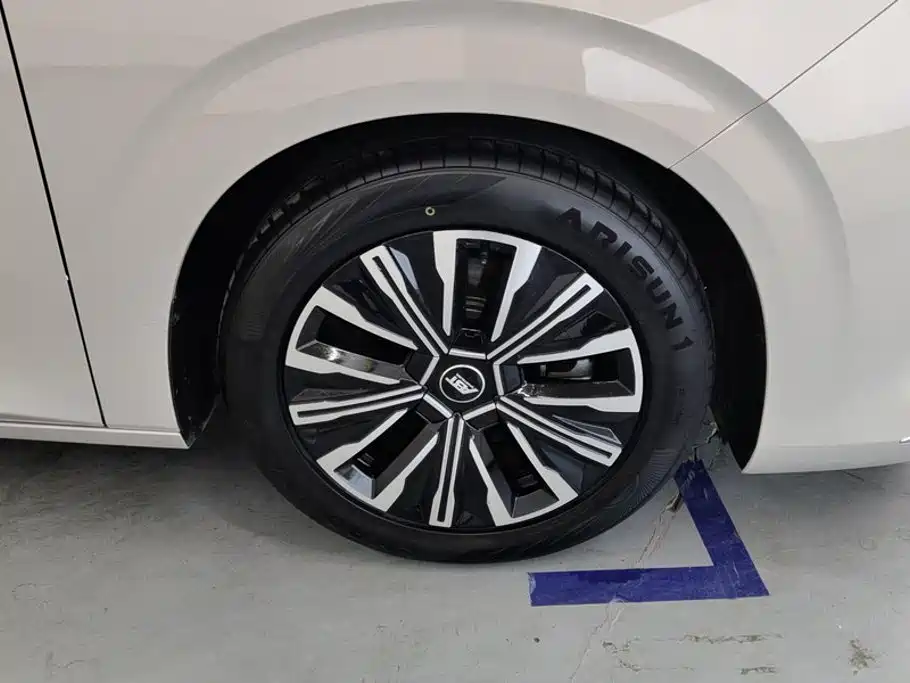 Wuling Xingguang 730 New Energy — фото 6