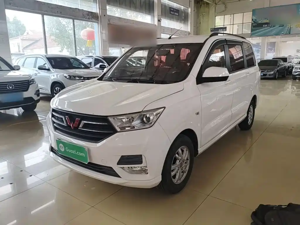 Wuling Hongguang — фото 2