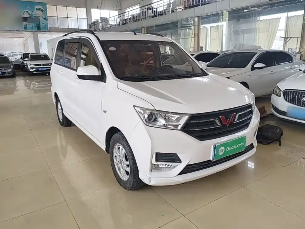 Wuling Hongguang — фото 4
