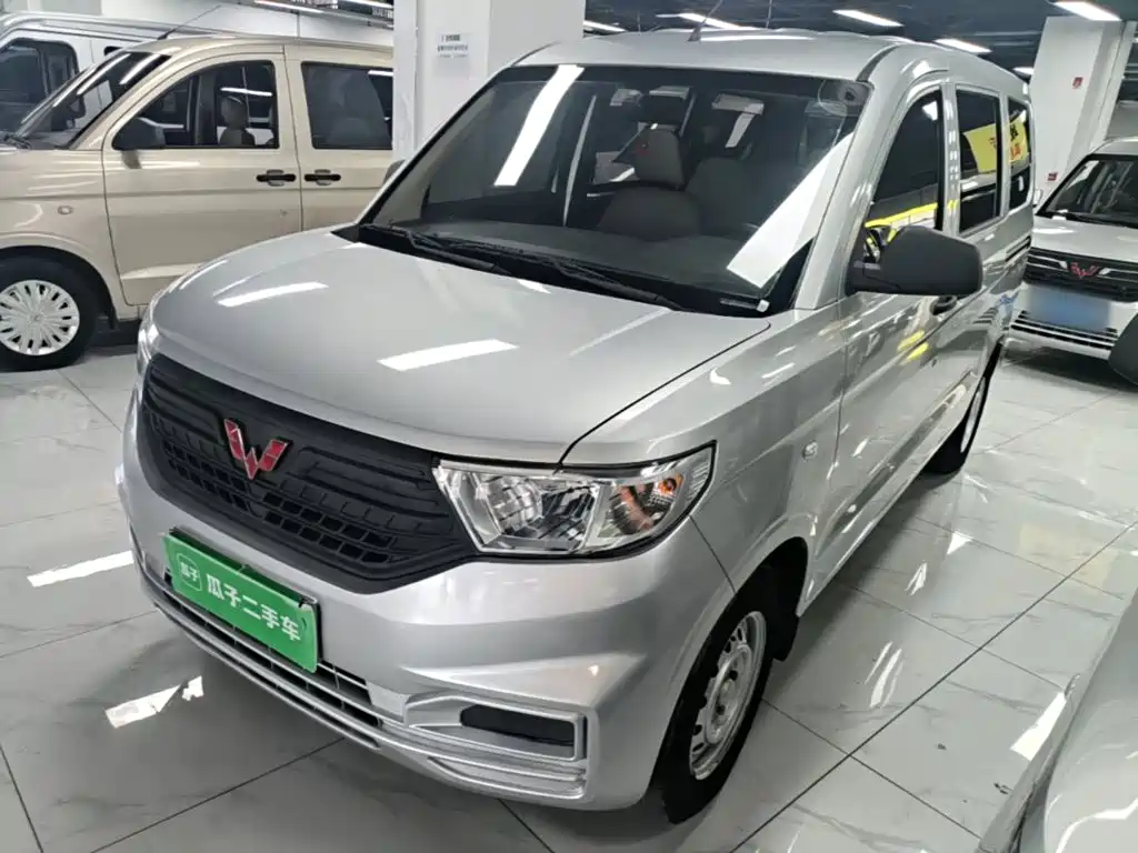 Wuling Hongguang V — фото 2