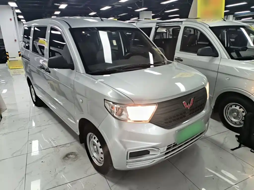 Wuling Hongguang V — фото 4