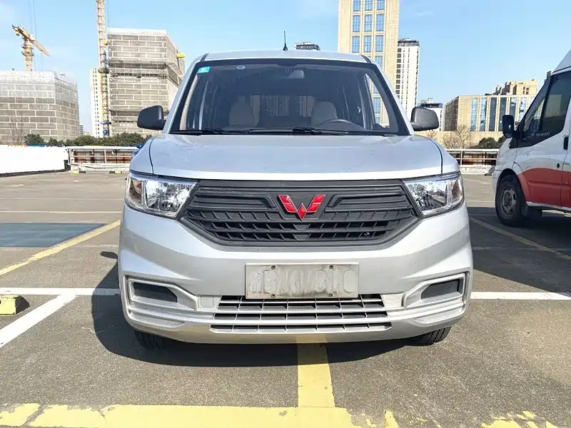 Wuling Hongguang V — фото 2