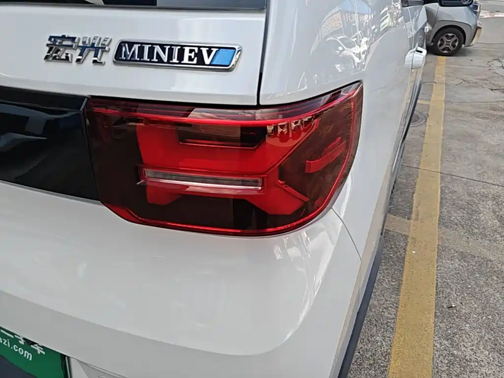 Wuling MINIEV — фото 8