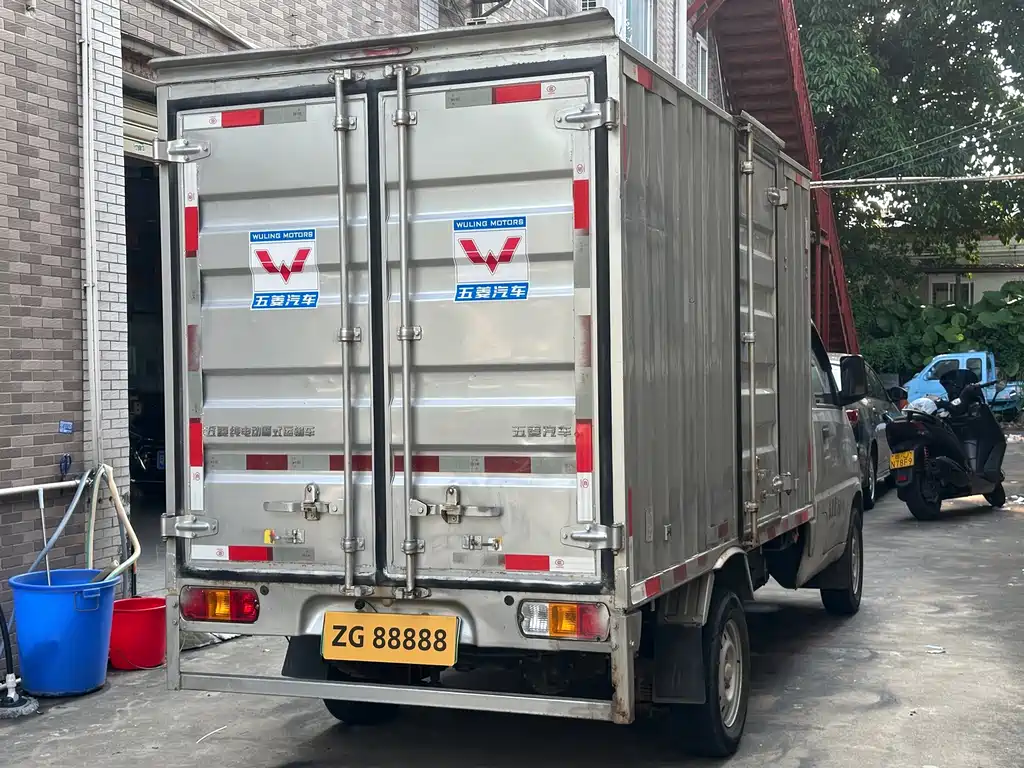 Wuling Wuling Electric Truck — фото 6
