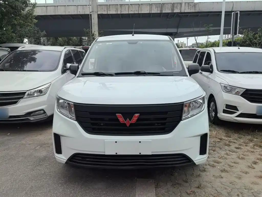 Wuling Hongguang PLUS — фото 3