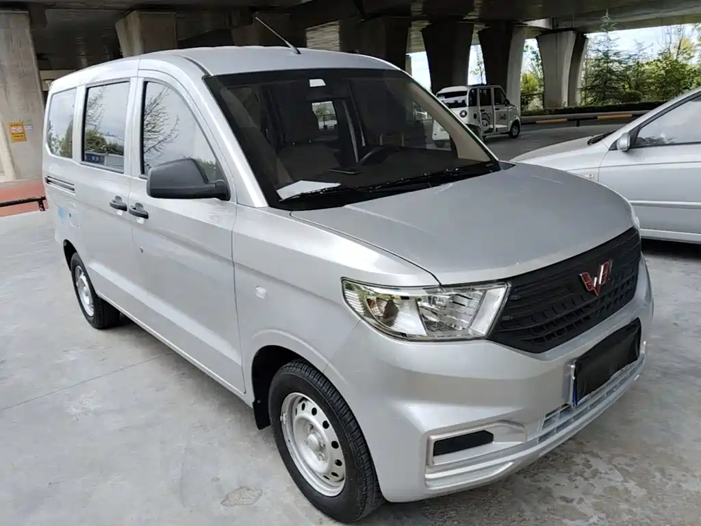 Wuling Hongguang V — фото 4