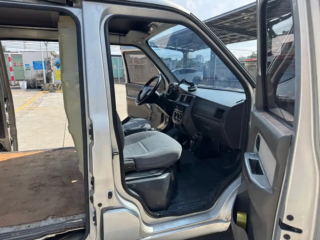 Wuling Wuling EV50 — фото 11