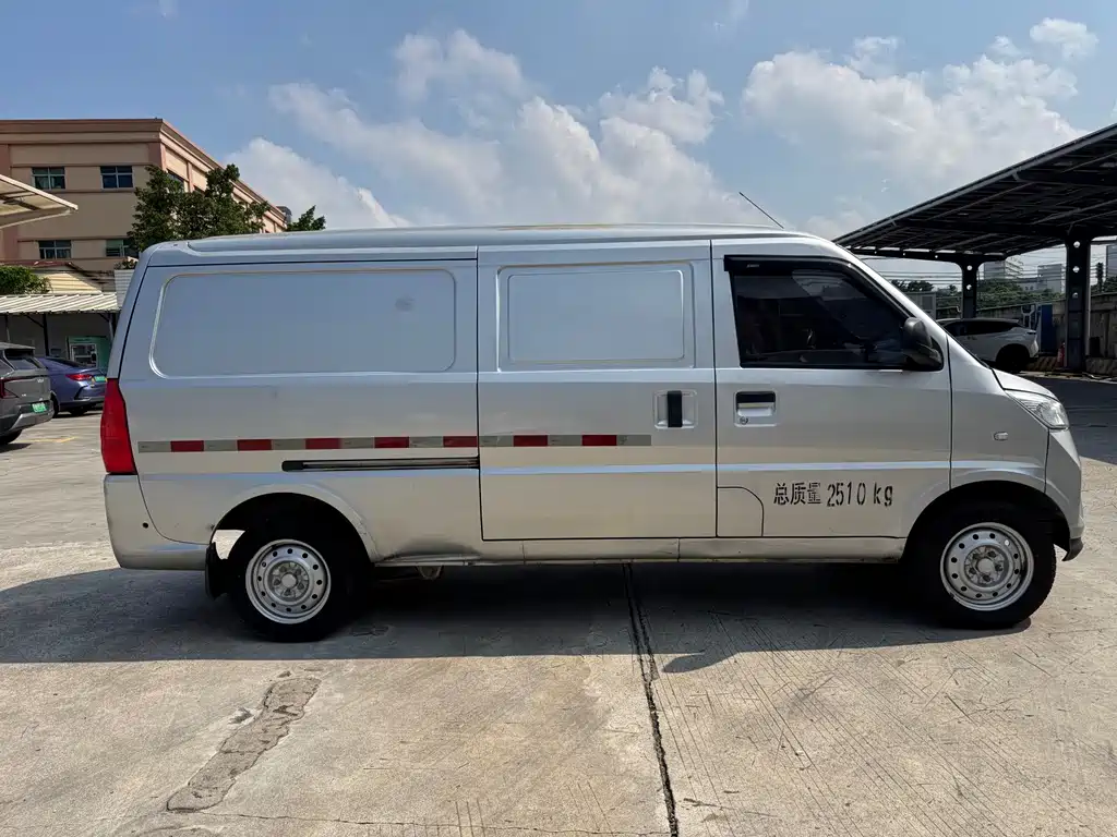 Wuling Wuling EV50 — фото 16