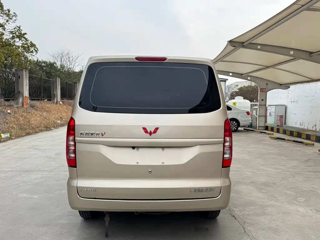 Wuling Hongguang V — фото 9