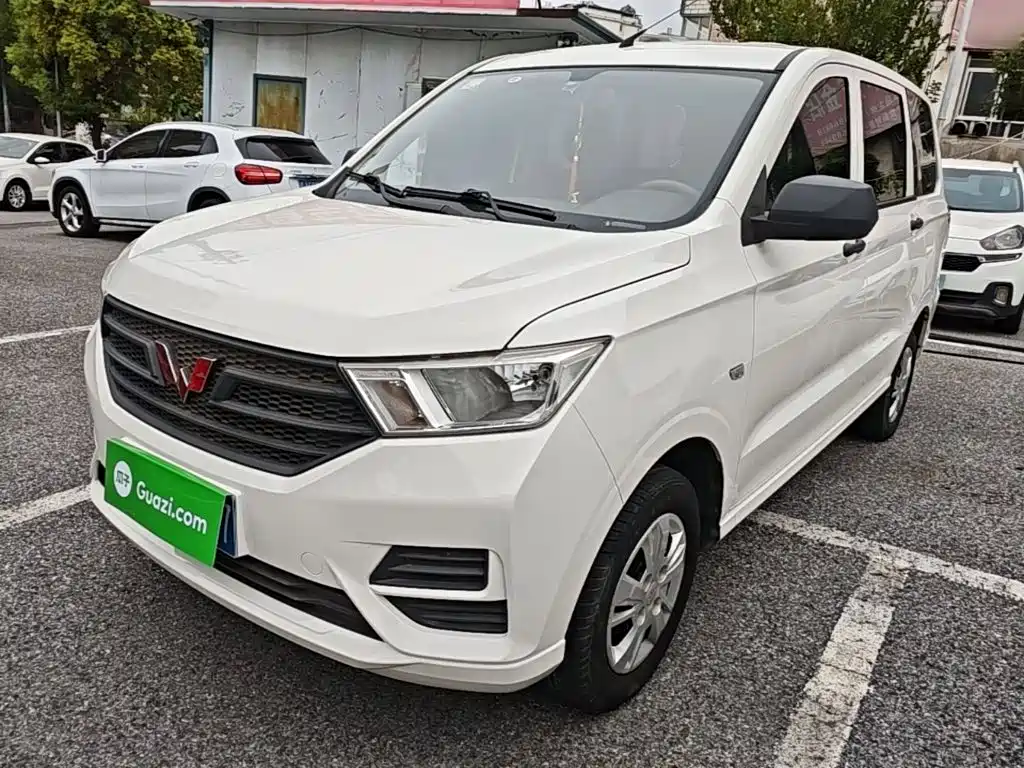 Wuling Hongguang — фото 2