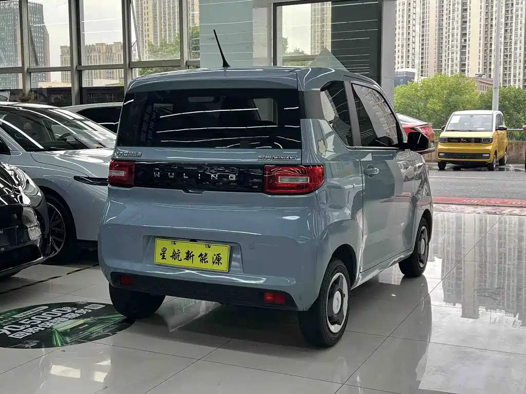 Wuling MINIEV — фото 5