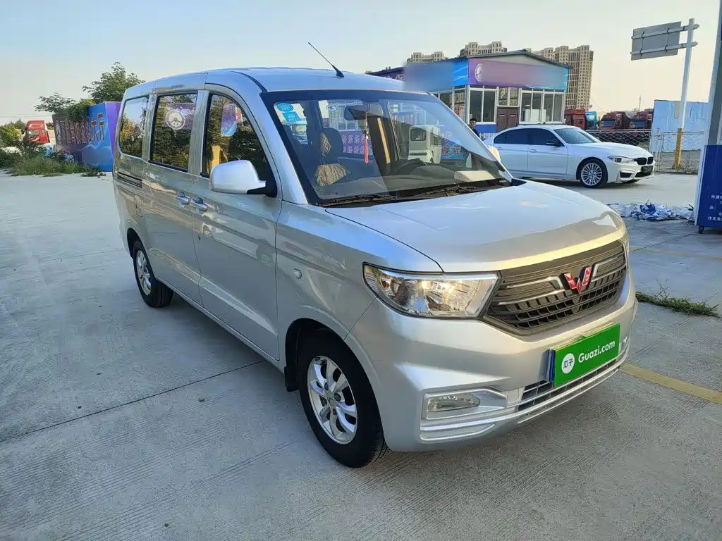 Wuling Hongguang V — фото 4