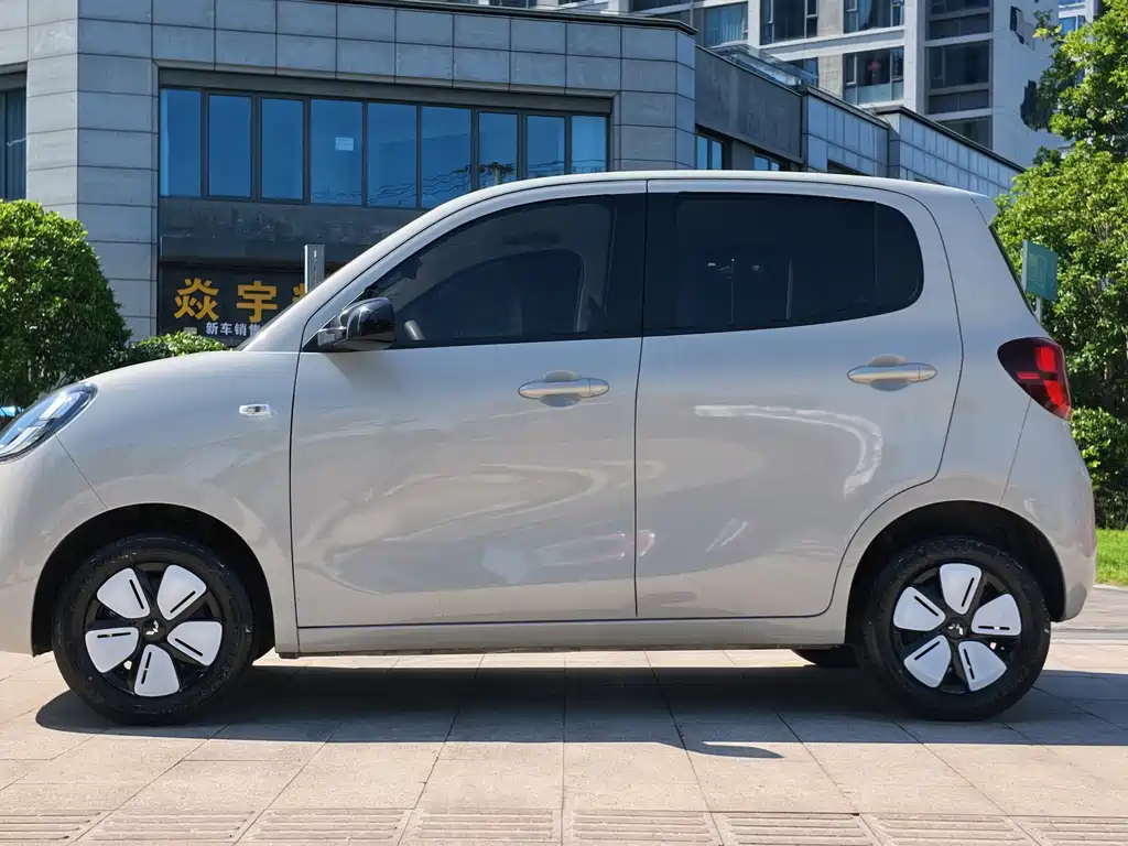 Wuling MINIEV — фото 3