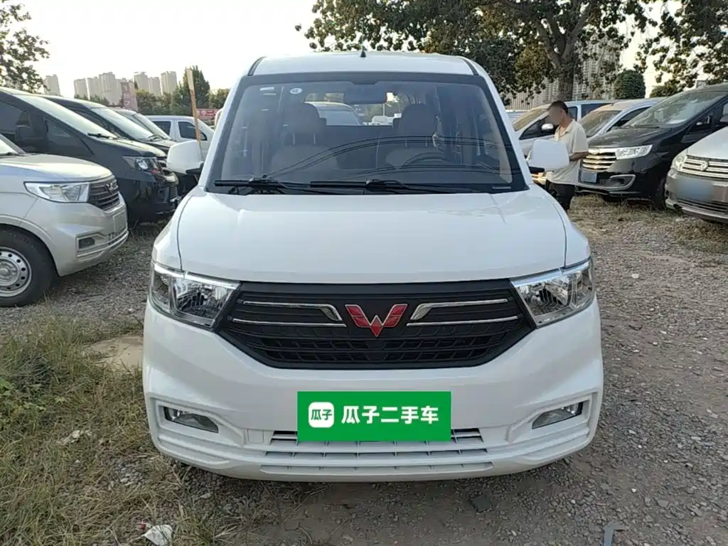 Wuling Hongguang V — фото 3