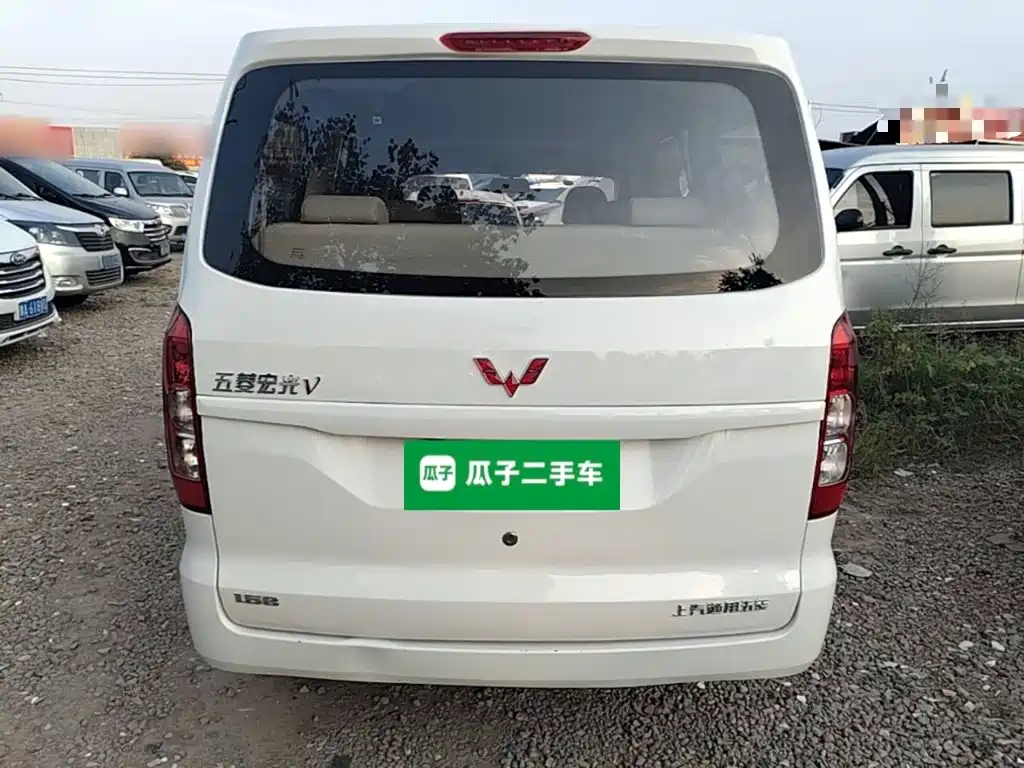 Wuling Hongguang V — фото 6
