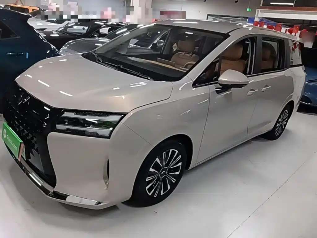 Wuling Xingguang 730 New Energy — фото 2