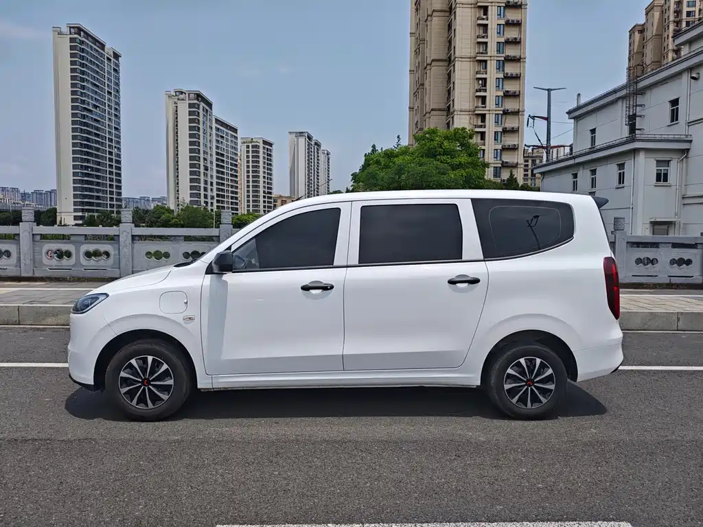 Wuling Hongguang EV — фото 4