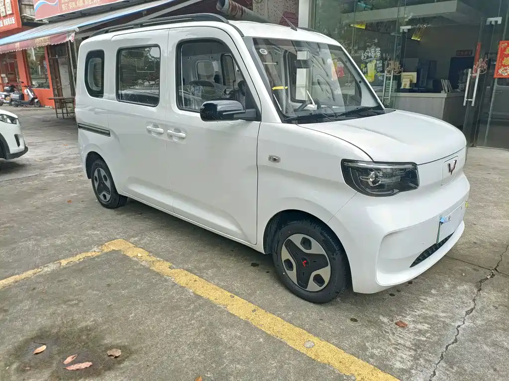 Wuling Zhiguang EV — фото 6