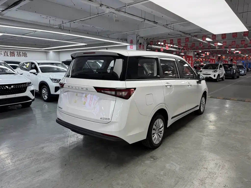 Wuling Jiachen — фото 11