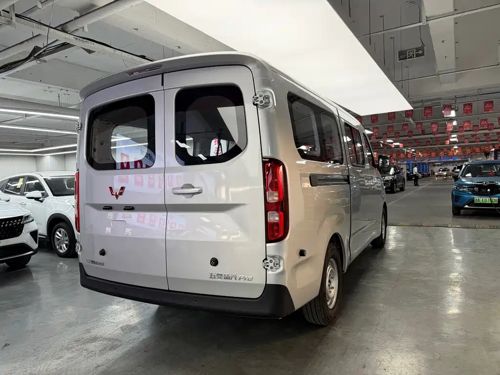 Wuling Yangguang Pro — фото 10