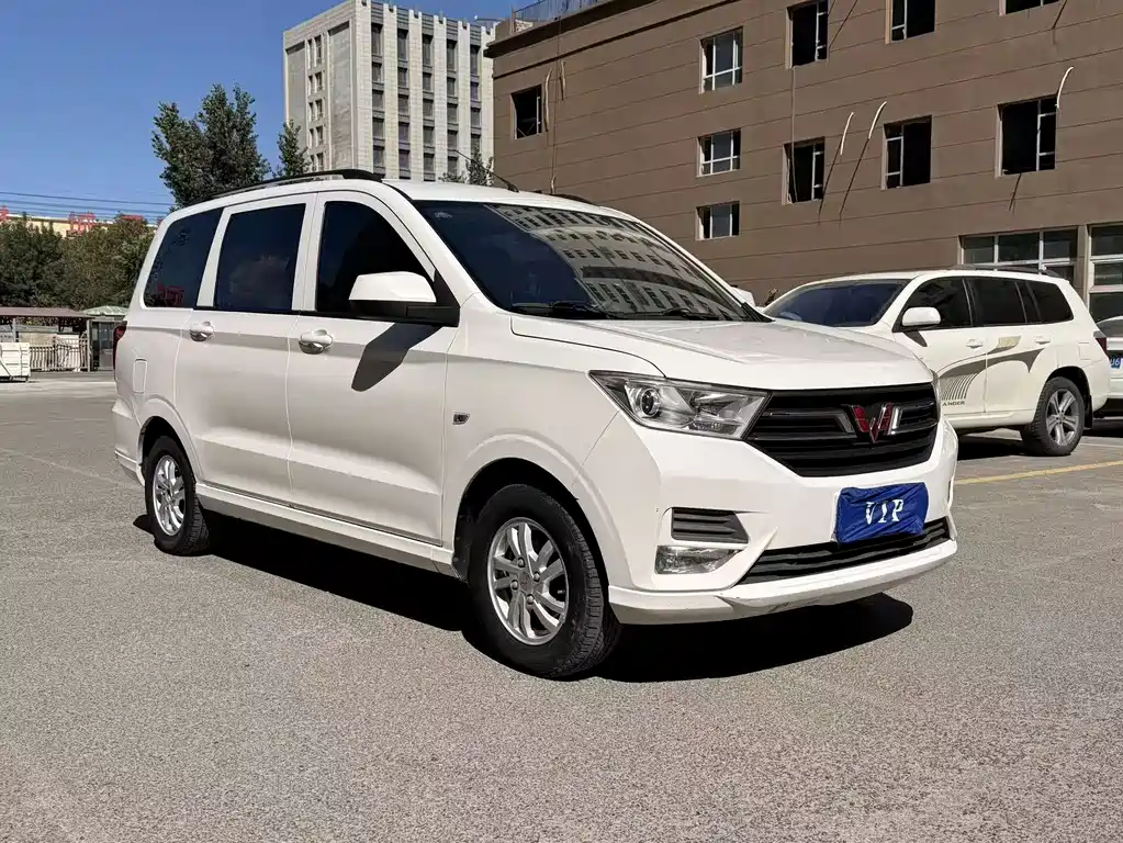 Wuling Hongguang — фото 3