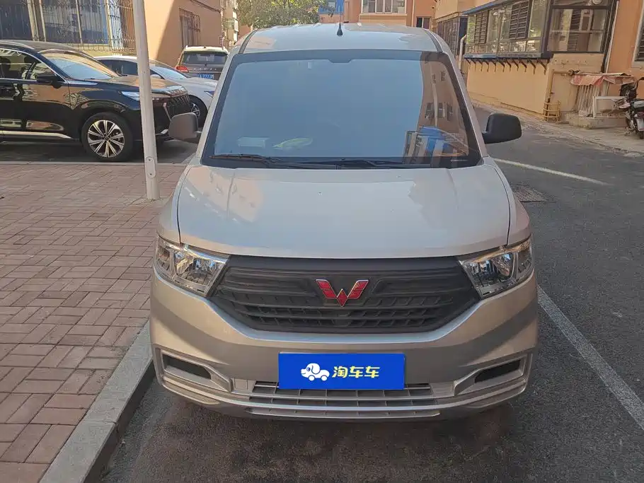 Wuling Hongguang V — фото 2