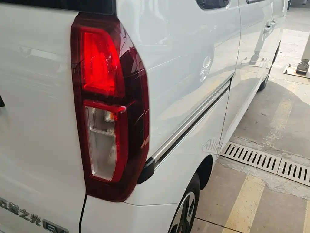 Wuling Zhiguang EV — фото 24