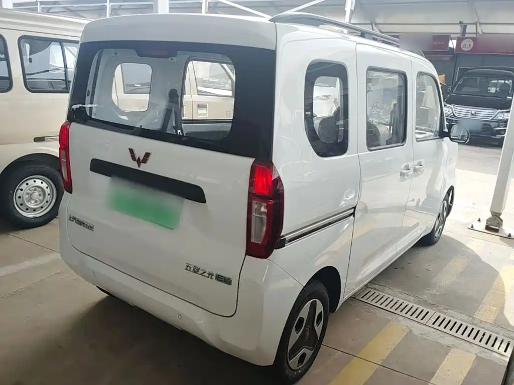 Wuling Zhiguang EV — фото 5