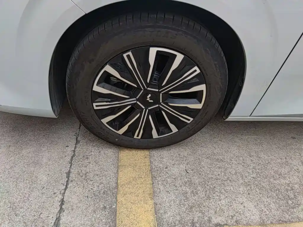 Wuling Xingguang 730 New Energy — фото 25