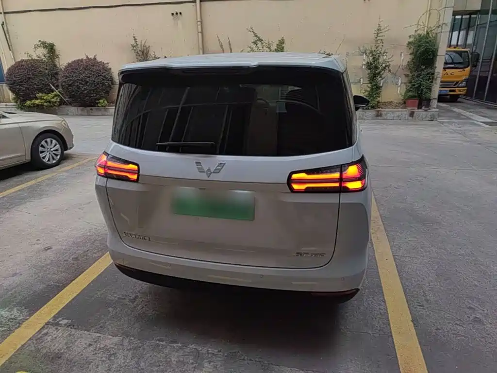 Wuling Xingguang 730 New Energy — фото 4