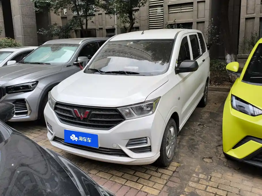 Wuling Hongguang — фото 2